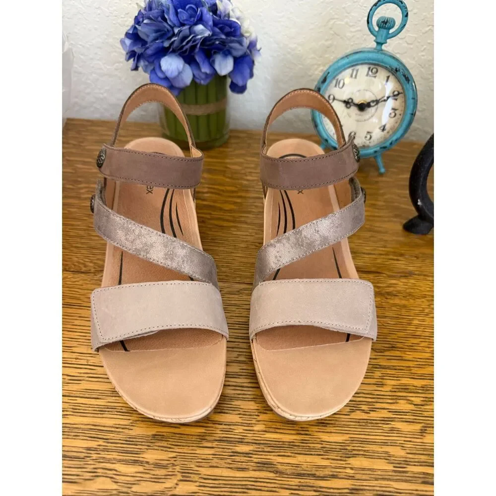 NEW Aetrex Madelyn Quarter Strap Wedge Sandal in Taupe Multi Leather Summer - Picture 3 of 12